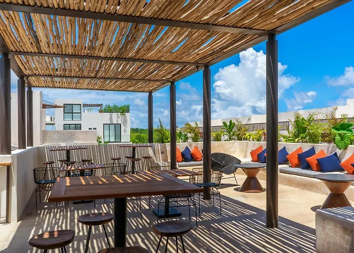 Chic With Private Pool & Rooftop Hotel 3*