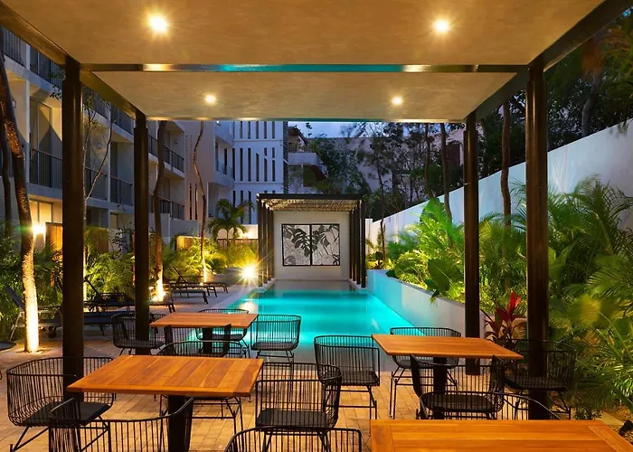 Hotel Chic With Private Pool & Rooftop 3*