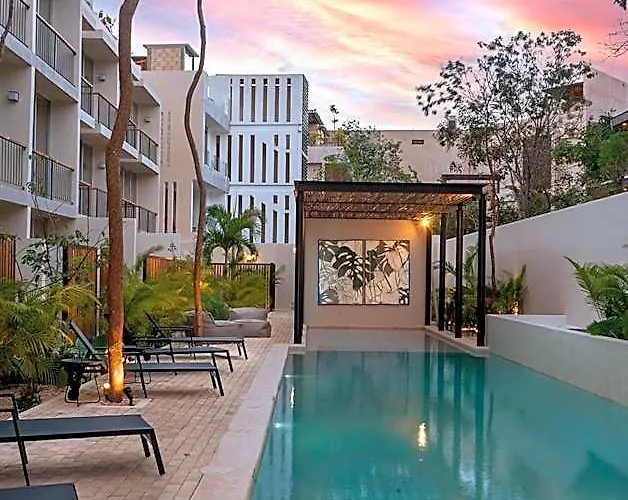 Chic With Private Pool & Rooftop