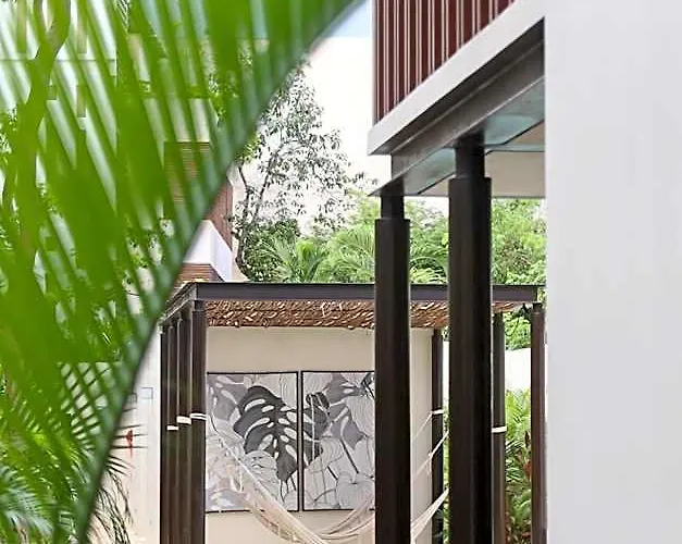Hotel Chic With Private Pool & Rooftop 3*